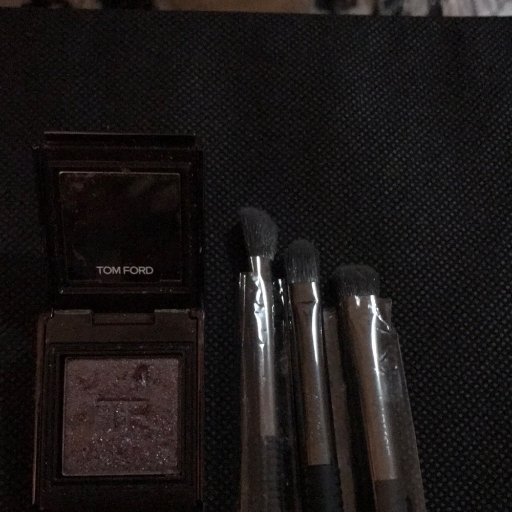 Tom ford eyeshadow single and 3 new laruce brushes